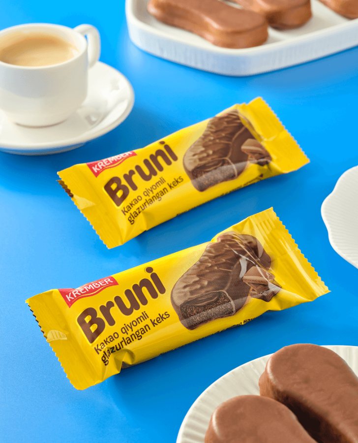 Bruni Classic — cocoa-filled glazed cupcake