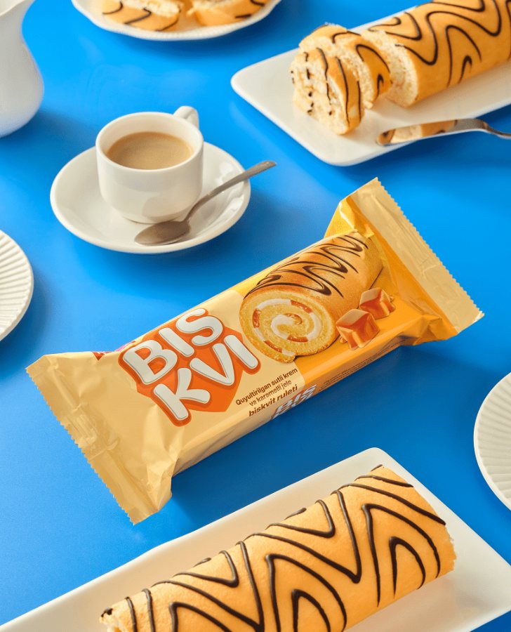 BISKVI sponge roll with condensed-milk cream and caramel jelly
