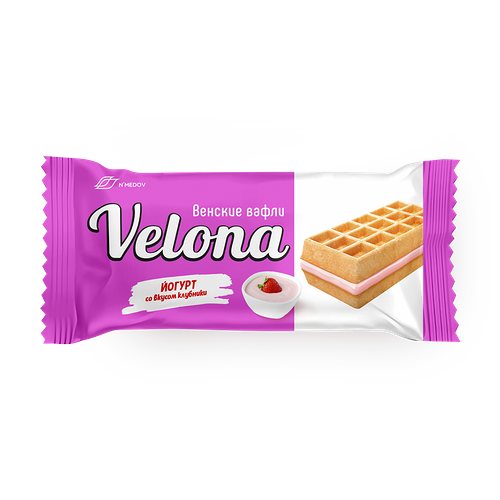 Viennese waffles with strawberry yogurt cream