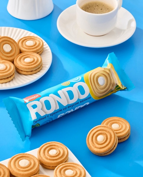 RONDO Sugar cookies with vanilla flavored cream